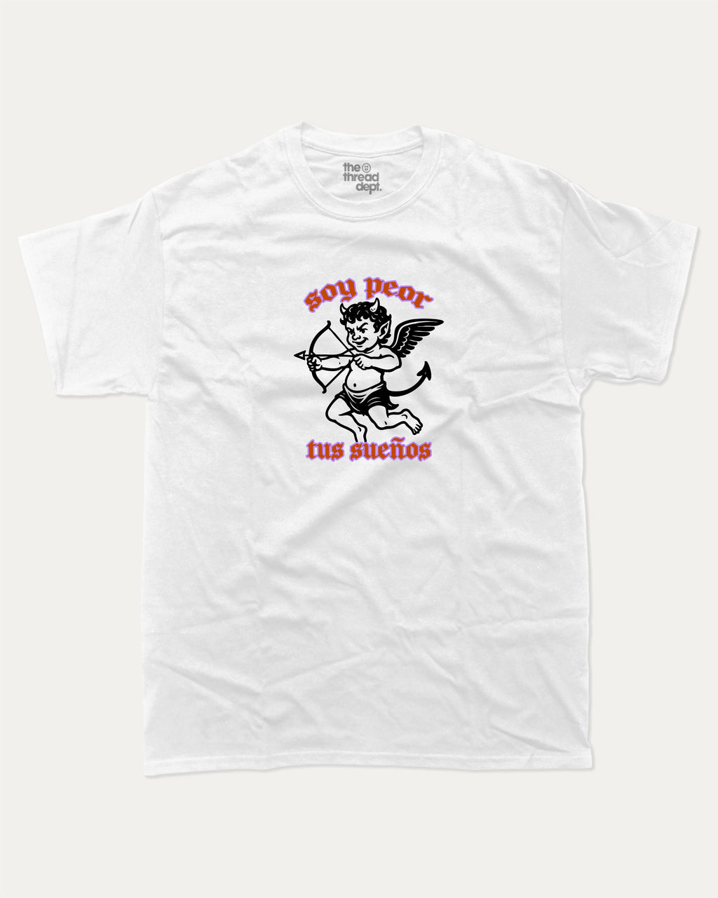 soy peor tus suenos graphic tee with bold and humorous print, Retro Inspired Graphic T shirt, Vintage Inspired Graphic T shirt, Y2k Retro Graphic  T shirt. funny and trendy graphic. Perfect for adults and gift-giving. White shirt.