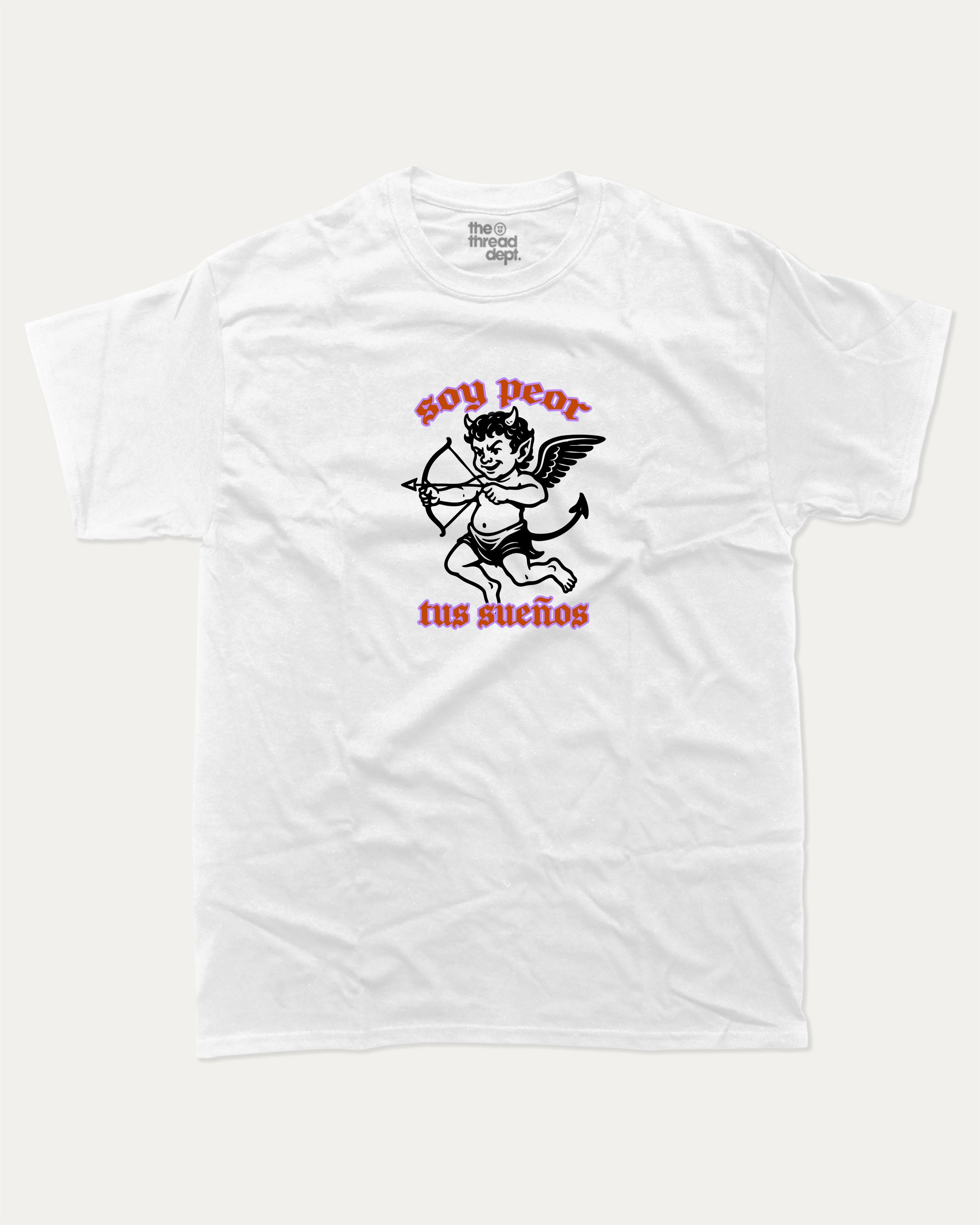 soy peor tus suenos graphic tee with bold and humorous print, Retro Inspired Graphic T shirt, Vintage Inspired Graphic T shirt, Y2k Retro Graphic  T shirt. funny and trendy graphic. Perfect for adults and gift-giving. White shirt.